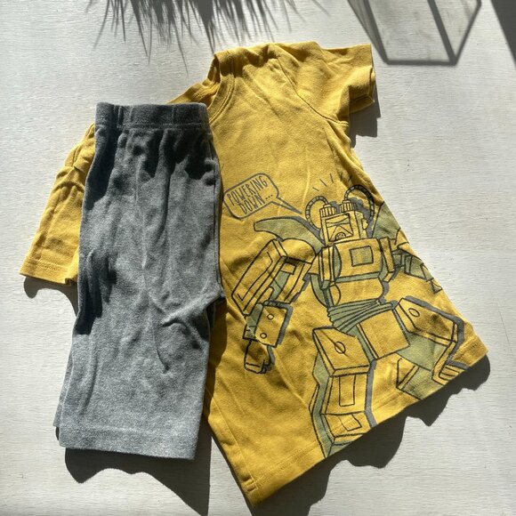 Carter’s 3 set Pajama Bundle – Size 7 |‎ Cozy & Adorable Sleepwear Set 🌙 - Picture 2 of 4